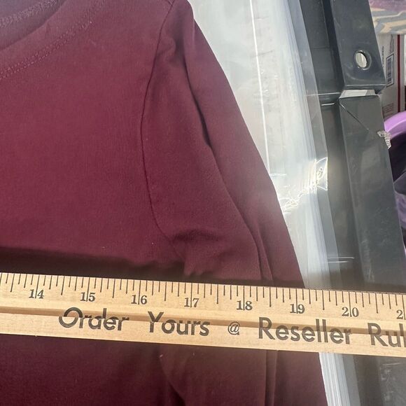 ANN TAYLOR FACTORY shirt Womens Size XS Solid Red Wine Minimalist 3/4 Sleeve Tee - Picture 5 of 5